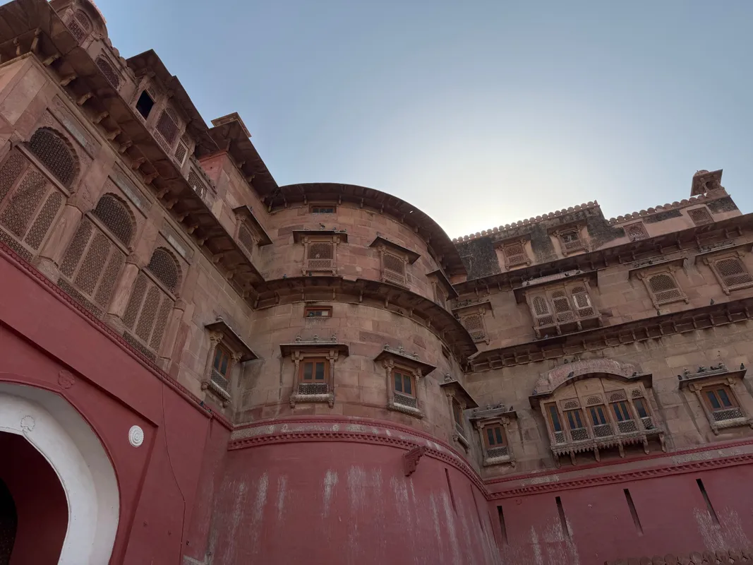 Bikaner Travel Guide — Red Sandstone Fort City on a Budget