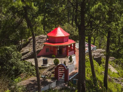 Binsar Travel Guide — Himalayan Panorama on a Budget