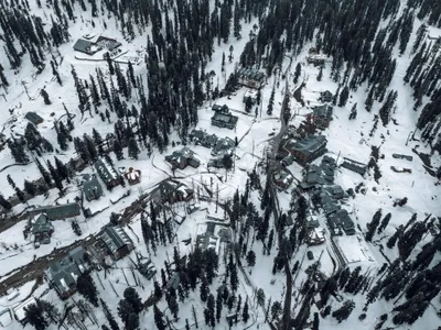 Gulmarg Travel Guide — Skiing and Gondola on a Budget