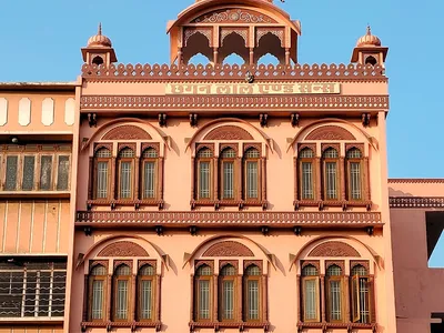Jaipur Travel Guide — Pink City on a Student Budget