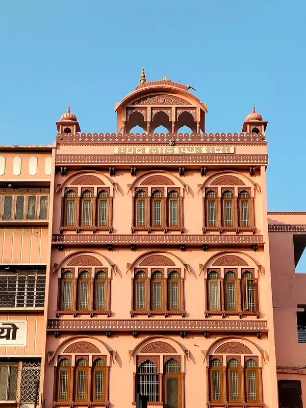 Jaipur Travel Guide — Pink City on a Student Budget