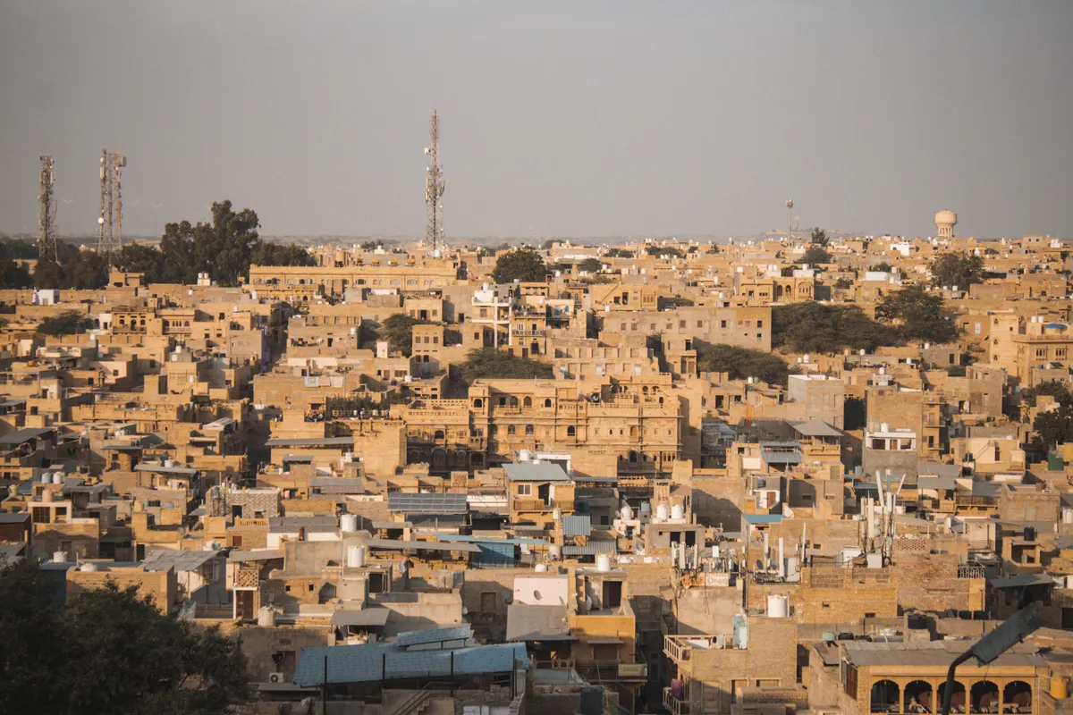 Jaisalmer Travel Guide — Golden City Desert on a Budget