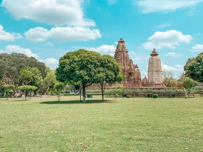 Khajuraho Travel Guide — Temple Sculptures on a Budget